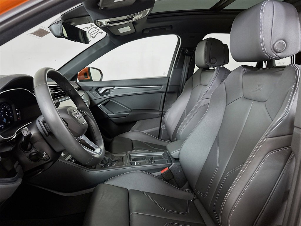 Certified 2025 Audi Q3 2.0T Premium w/ Convenience Package image 8