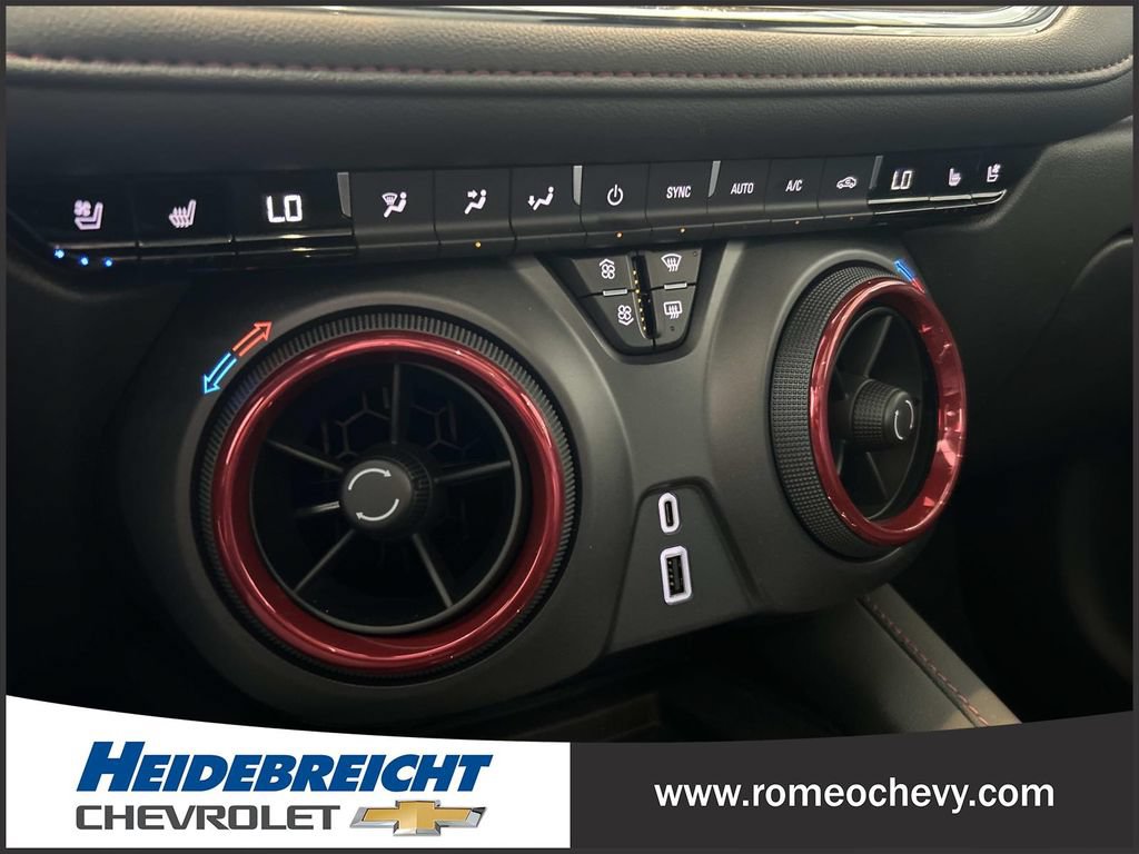 Used 2025 Chevrolet Blazer RS w/ Enhanced Convenience Package AWD/4WD image 23