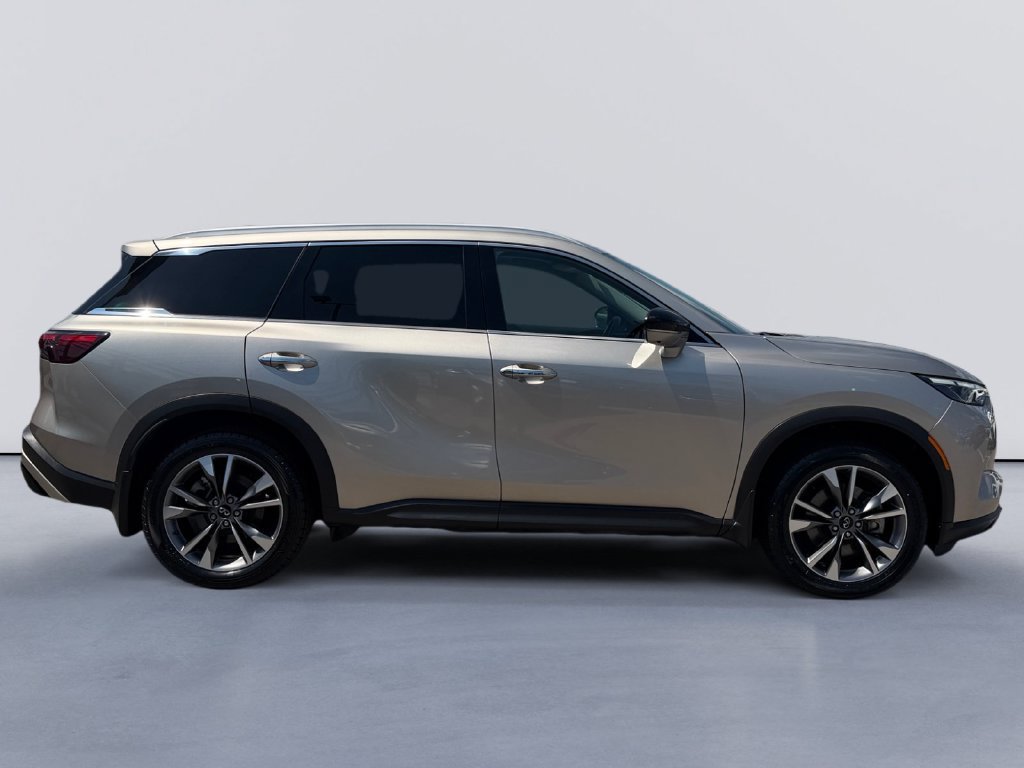 Used 2024 INFINITI QX60 Luxe w/ Cargo Package FWD image 2