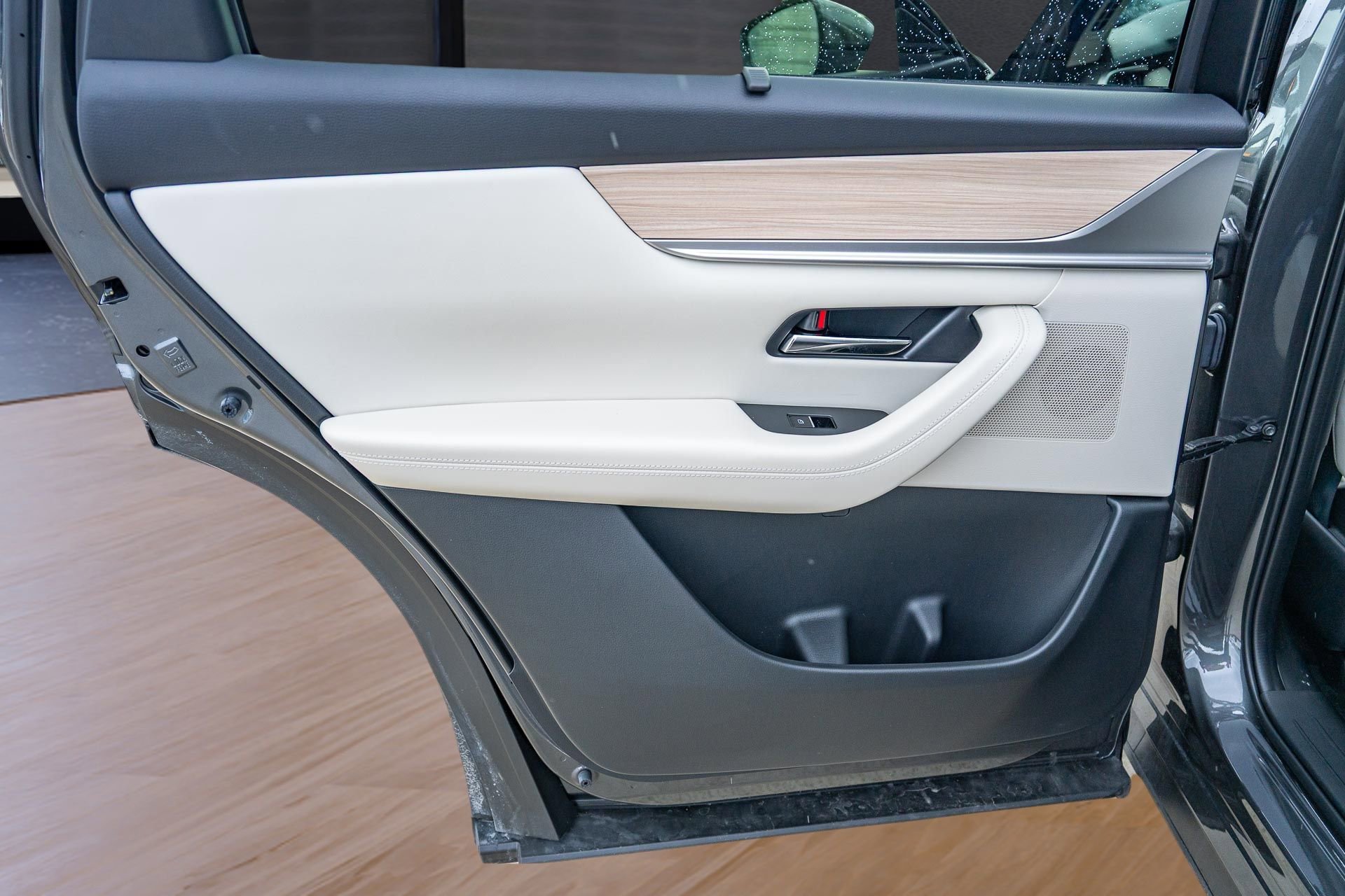 Used 2025 MAZDA CX-90 3.3 Turbo w/ Premium Plus Pkg image 15