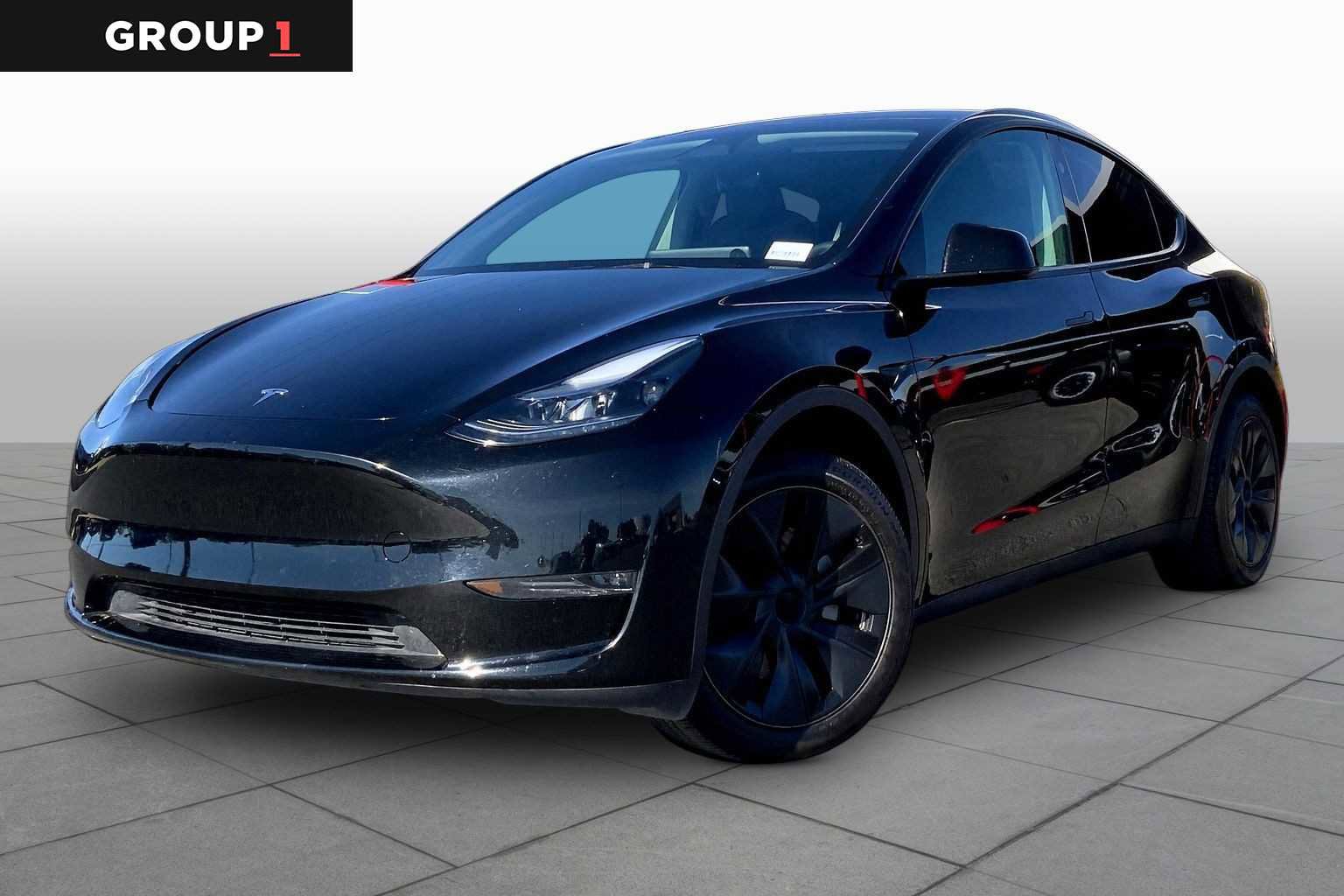 Used 2025 Tesla Model Y Long Range AWD/4WD image 1