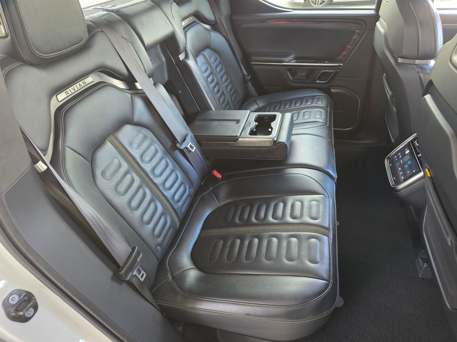 Used 2022 Rivian R1T Launch Edition AWD/4WD image 32