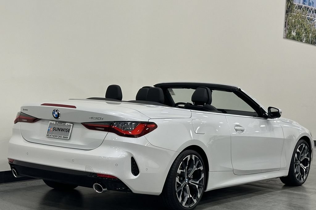 Used 2025 BMW 430i Convertible w/ Premium Package RWD image 4