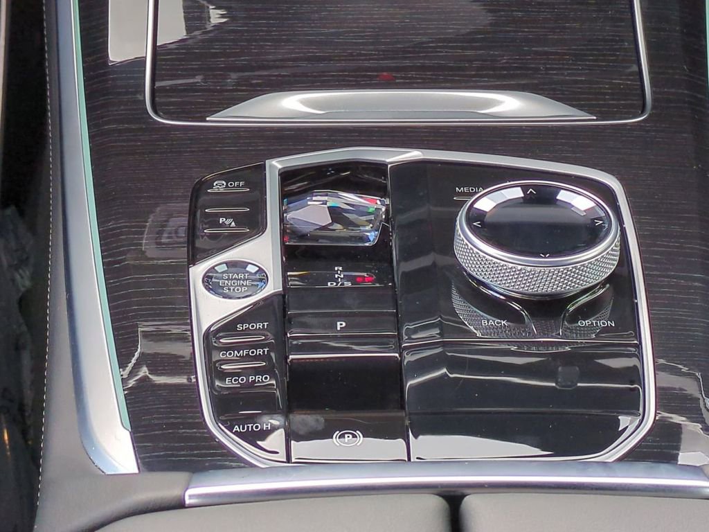 Used 2026 BMW X5 sDrive40i image 19