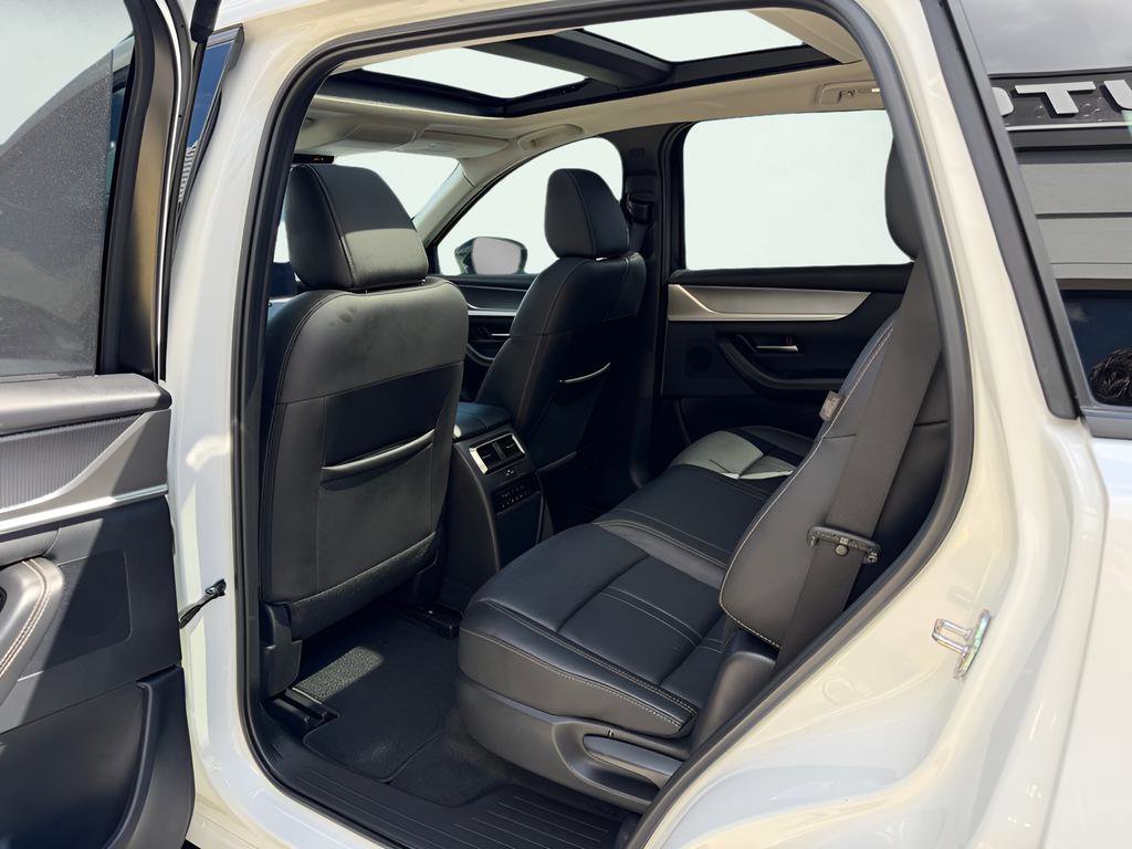 Used 2025 MAZDA CX-70 Plug-In Hybrid w/ Premium Pkg image 23