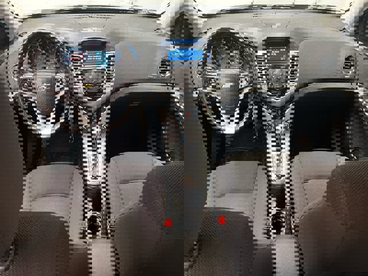 Used 2013 Chevrolet Cruze LT FWD image 4