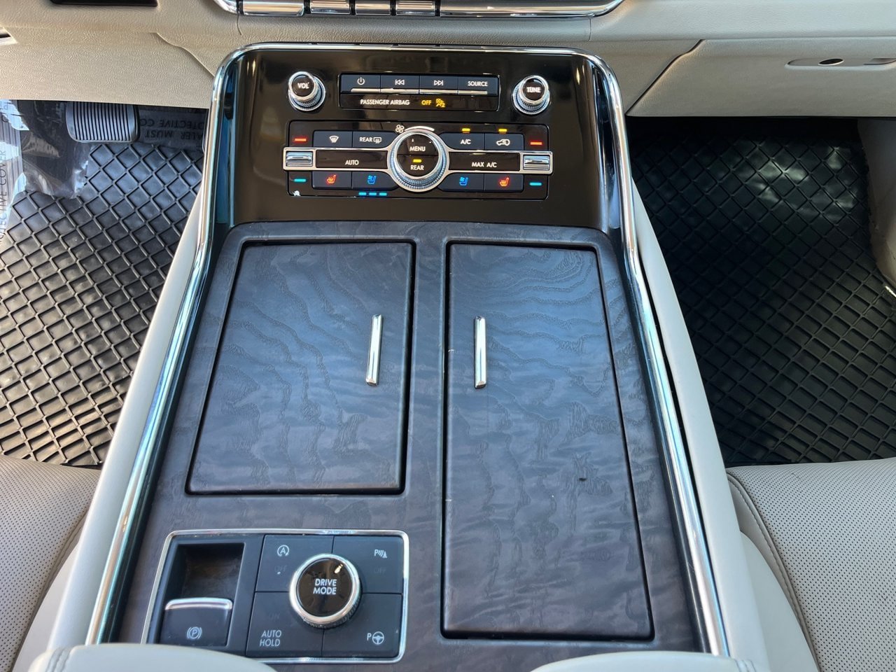 Used 2021 Lincoln Navigator L Reserve AWD/4WD image 26
