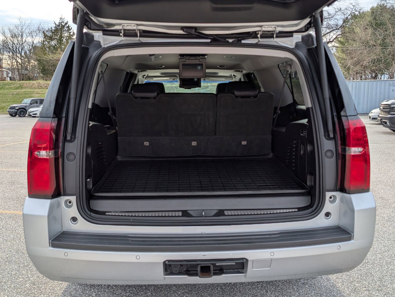 Used 2019 Chevrolet Suburban Premier image 11