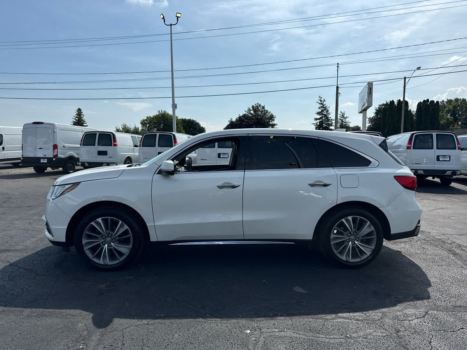 Used 2018 Acura MDX w/ Technology Package AWD/4WD image 2
