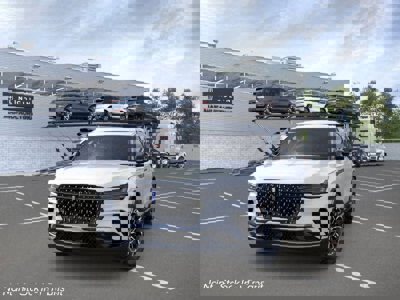 New 2026 Lincoln Nautilus Premier image 2