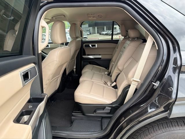 Used 2023 Ford Explorer XLT w/ Equipment Group 202A AWD/4WD image 38
