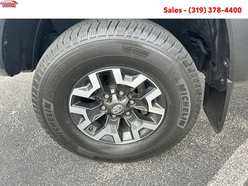 Certified 2018 Toyota Tacoma TRD Off-Road AWD/4WD image 26