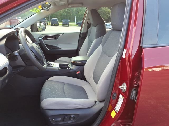Used 2020 Toyota RAV4 XLE FWD image 12