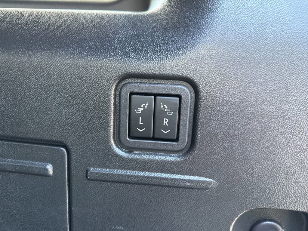 Used 2024 GMC Hummer EV 3X w/ Extreme Off-Road Package AWD/4WD image 34