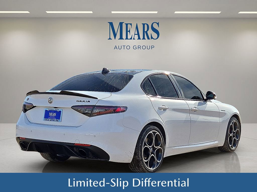 Used 2024 Alfa Romeo Giulia Veloce image 6