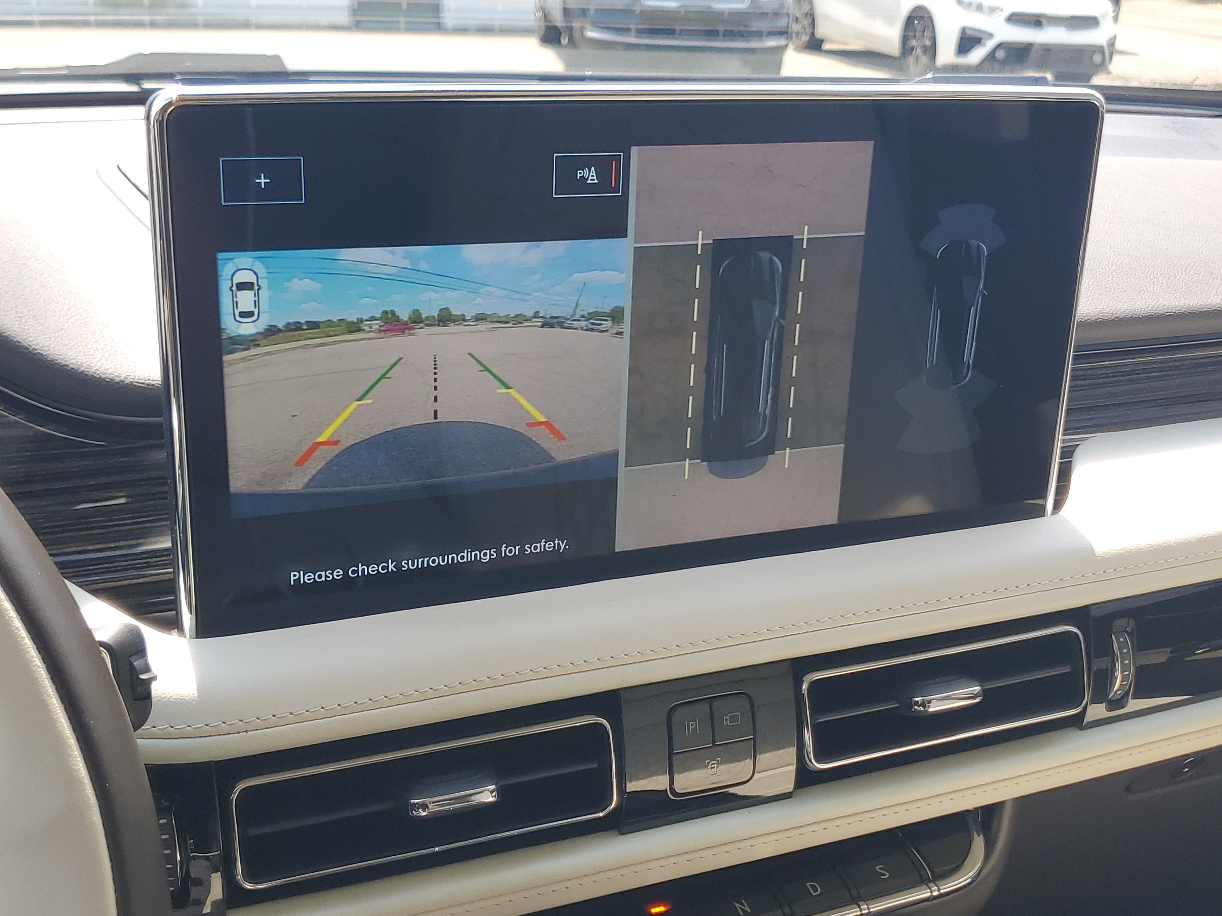 Certified 2023 Lincoln Nautilus Black Label w/ Class II Trailer Tow Package AWD/4WD image 17