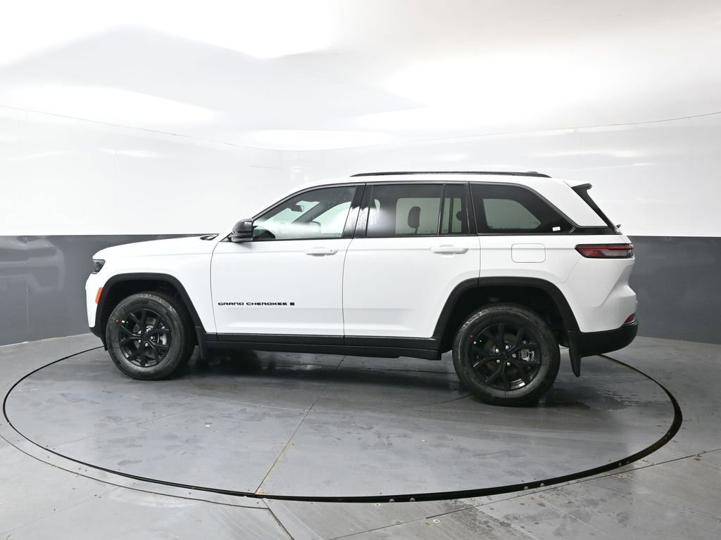 New 2026 Jeep Grand Cherokee Altitude image 6