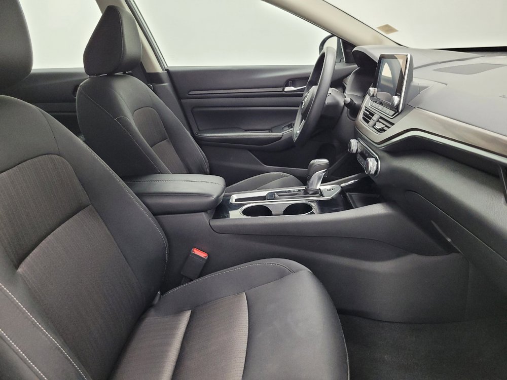 Used 2024 Nissan Altima 2.5 SV image 21