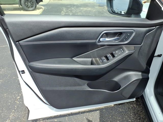 Certified 2026 Nissan Rogue Platinum w/ Platinum Premium Package image 22