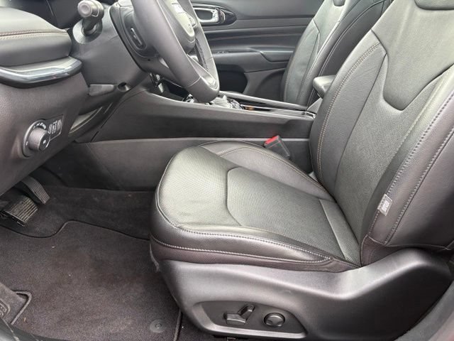 Used 2023 Jeep Compass Limited w/ Elite Group for (Red) Edition AWD/4WD image 11