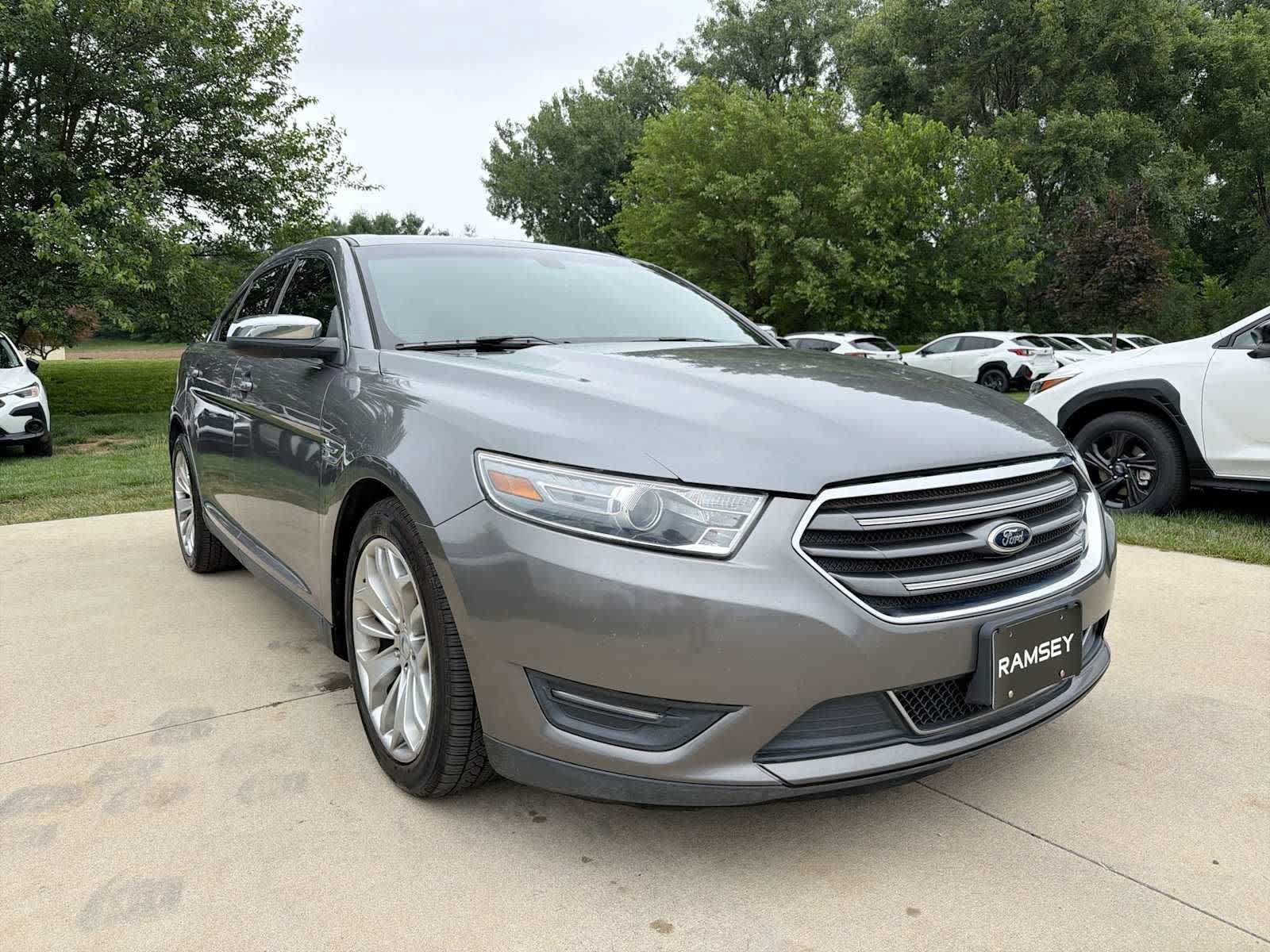 Used 2013 Ford Taurus Limited FWD image 8