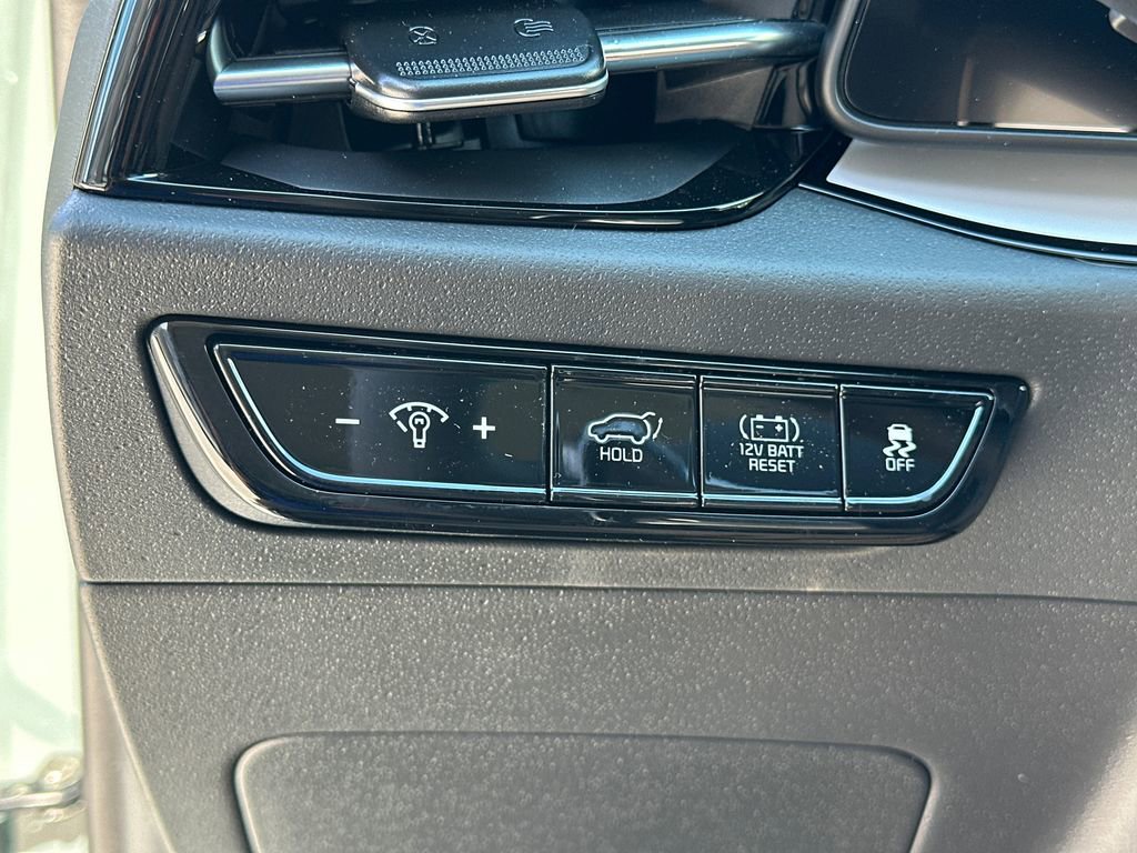 New 2026 Kia Niro SX Touring FWD image 19
