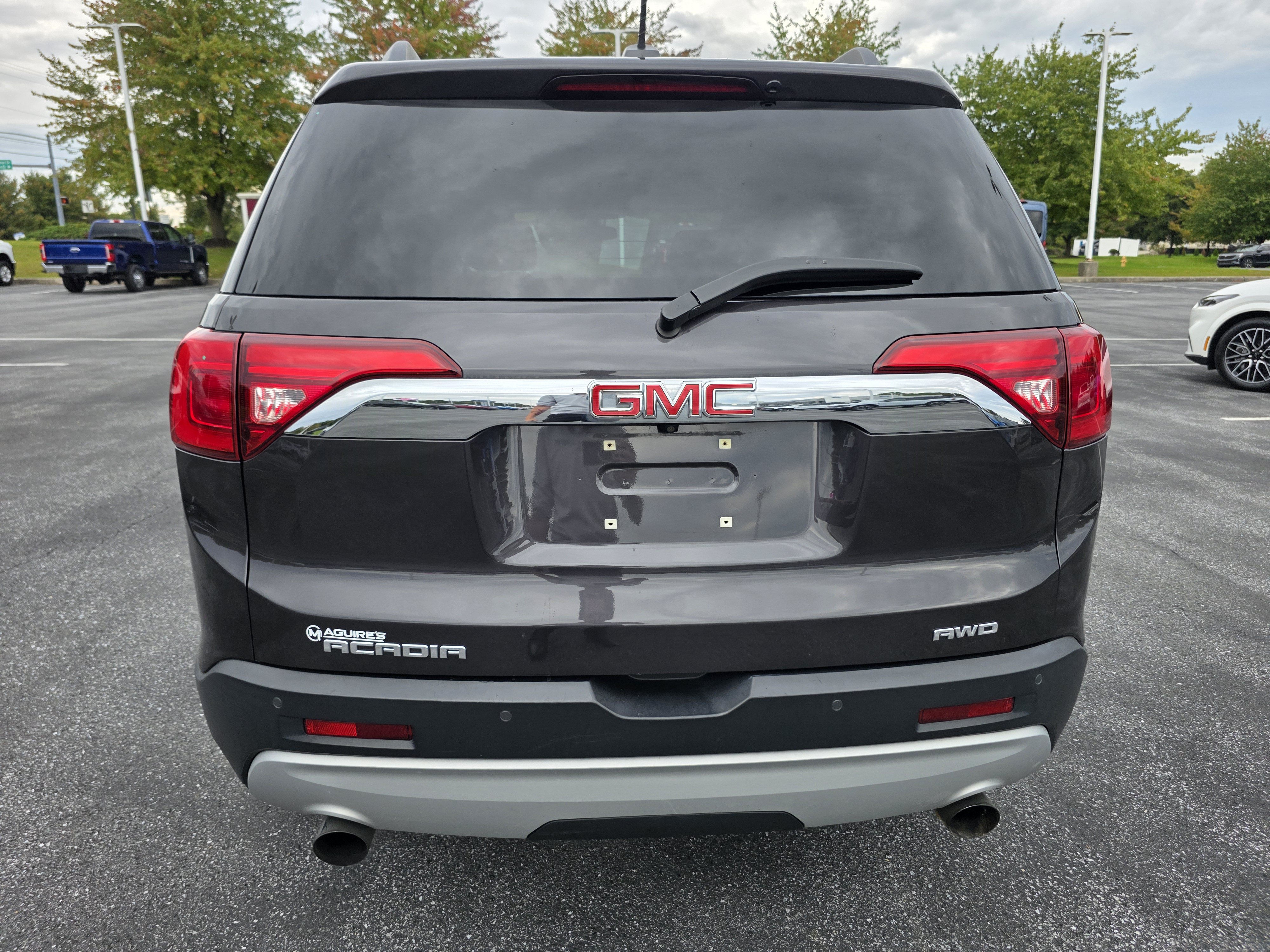 Used 2019 GMC Acadia SLE w/ Driver Alert Package I AWD/4WD image 4