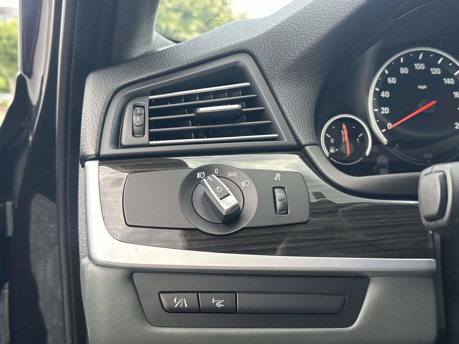Used 2013 BMW M5 RWD image 26