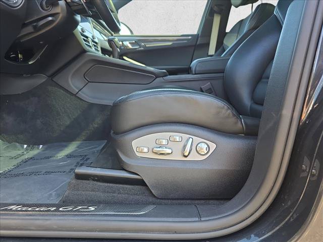 Used 2023 Porsche Macan GTS AWD/4WD image 27