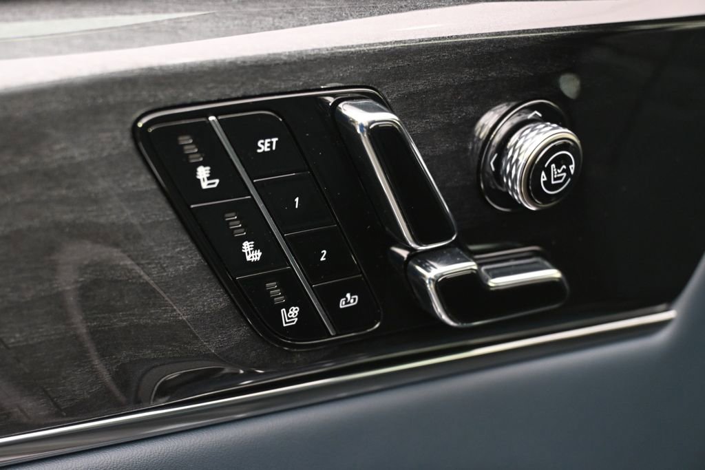 Certified 2025 Cadillac Escalade IQ Sport 2 AWD/4WD image 14