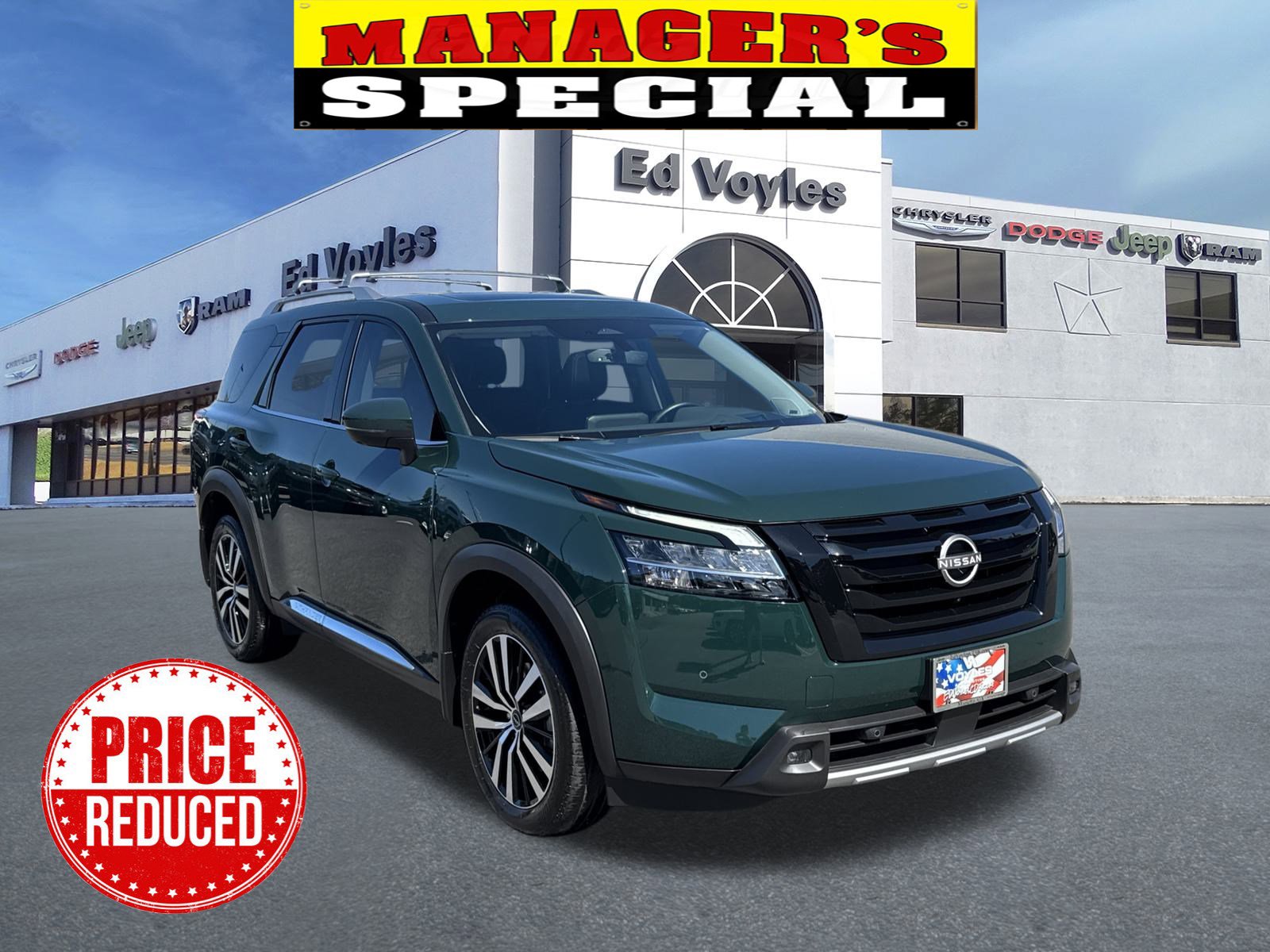 Used 2023 Nissan Pathfinder Platinum image 1