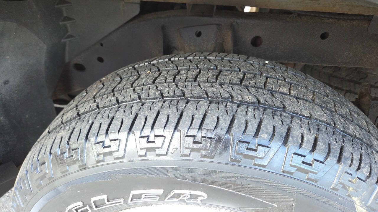 Used 2004 Nissan Titan SE w/ (Bed) Utility Bed Pkg AWD/4WD image 50
