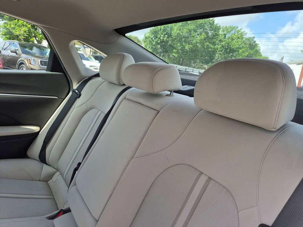 Used 2025 Hyundai Sonata SEL FWD image 23
