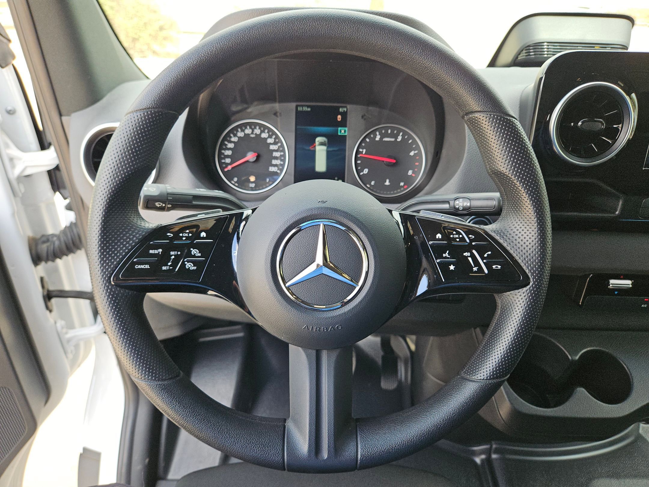 Used 2025 Mercedes-Benz Sprinter 2500 image 18