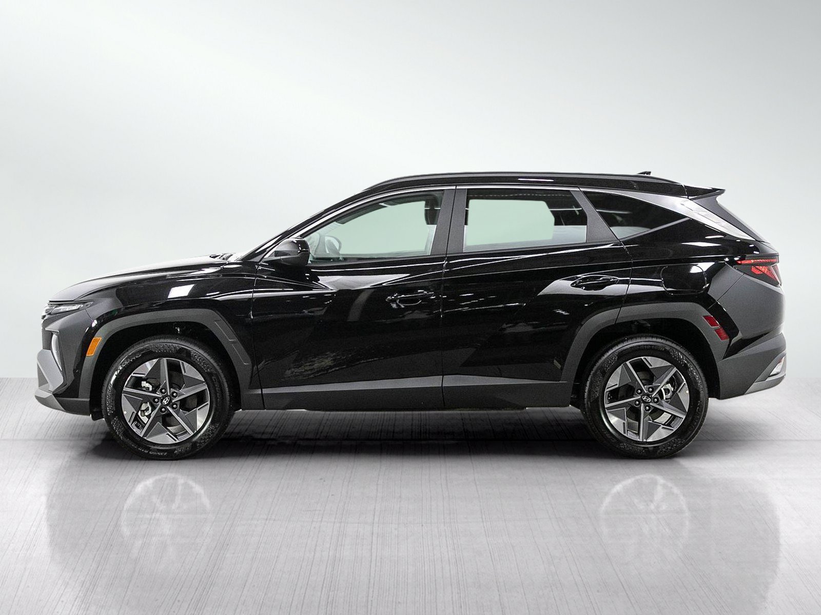 Certified 2026 Hyundai Tucson SEL Plus AWD/4WD image 2
