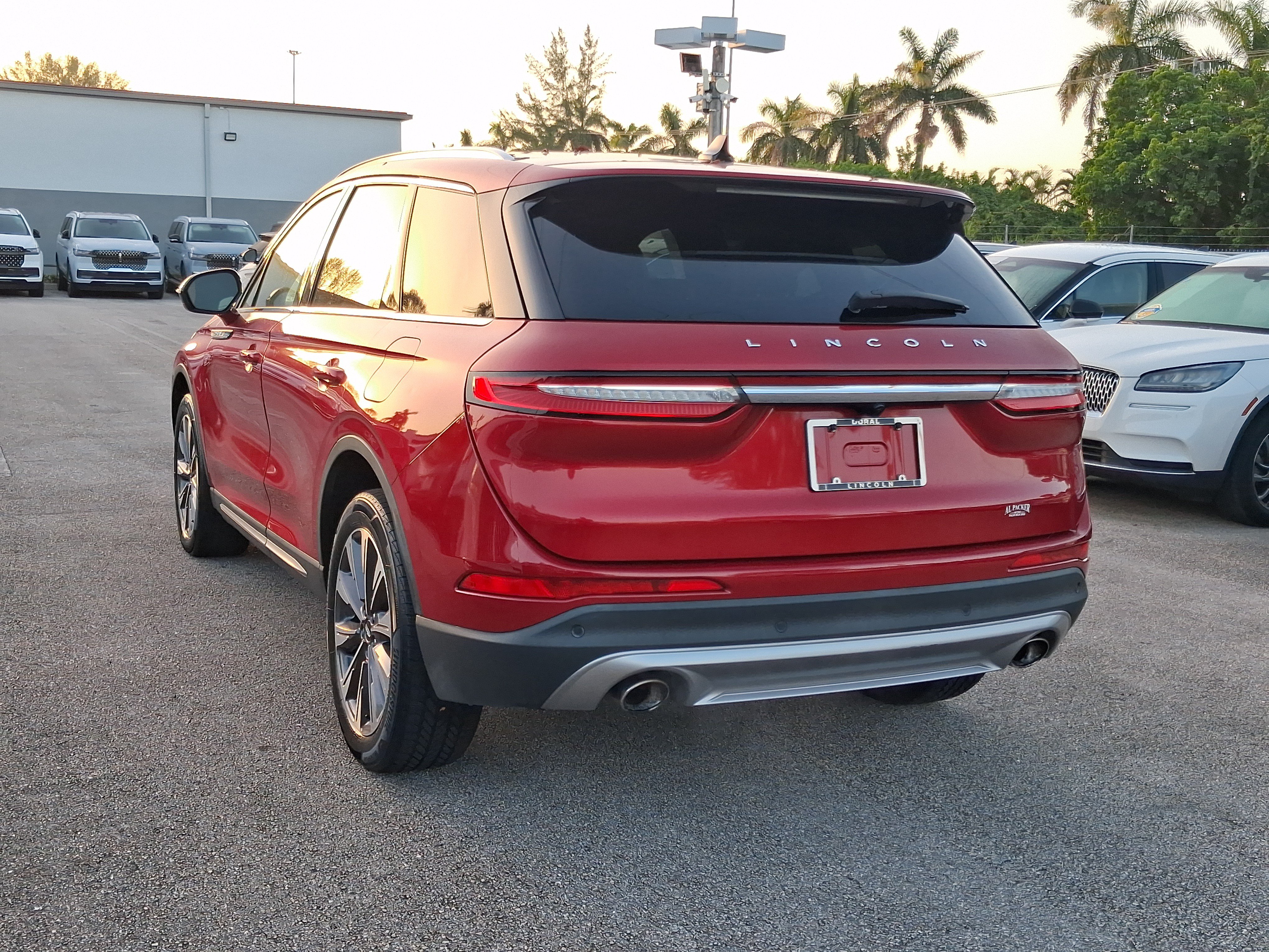 Used 2020 Lincoln Corsair Reserve FWD image 3