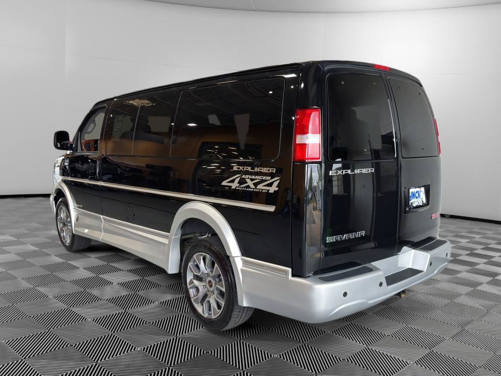 Used 2023 GMC Savana 2500 RWD image 3