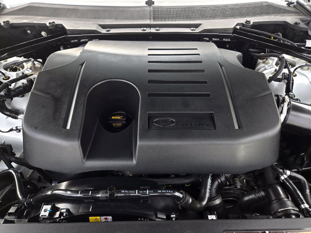 Used 2024 Land Rover Defender 110 X-Dynamic SE AWD/4WD image 39