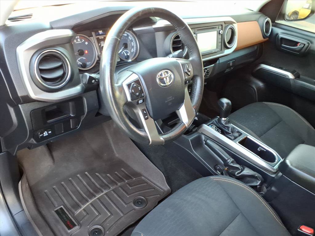 Used 2017 Toyota Tacoma SR5 w/ Tow Package AWD/4WD image 6