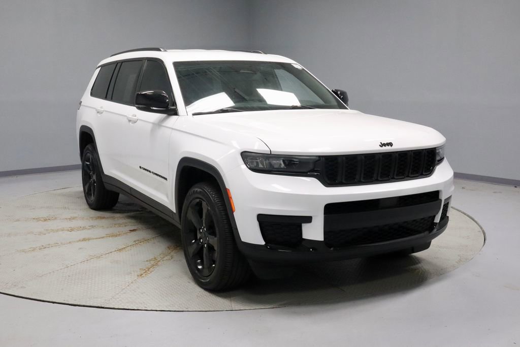 Used 2023 Jeep Grand Cherokee L Laredo AWD/4WD image 1