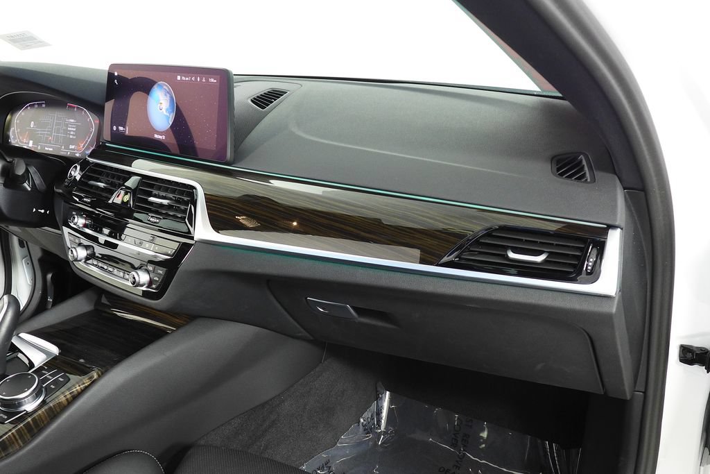 Used 2023 BMW 530i w/ Convenience Package RWD image 14