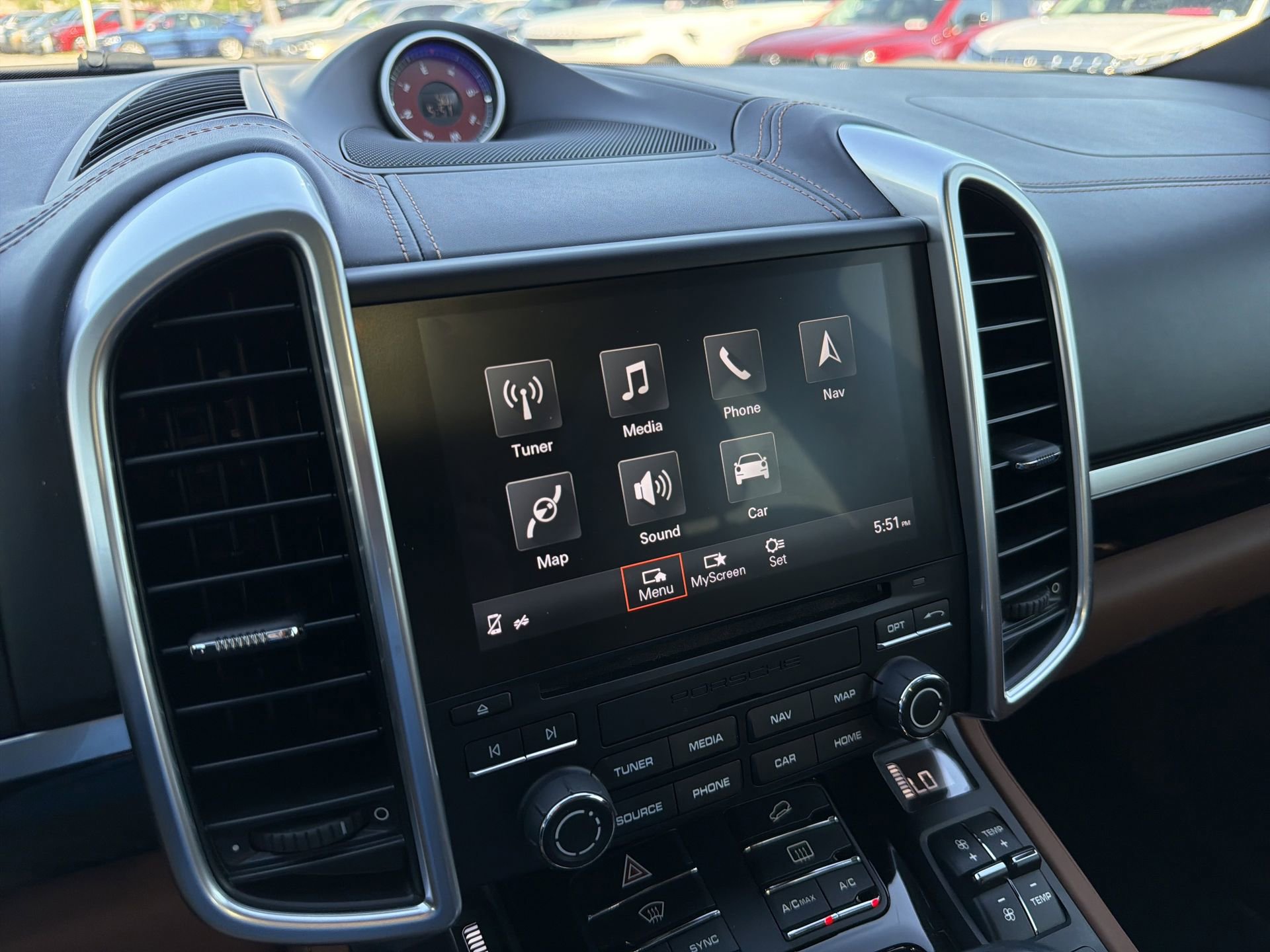 Used 2017 Porsche Cayenne AWD/4WD image 24