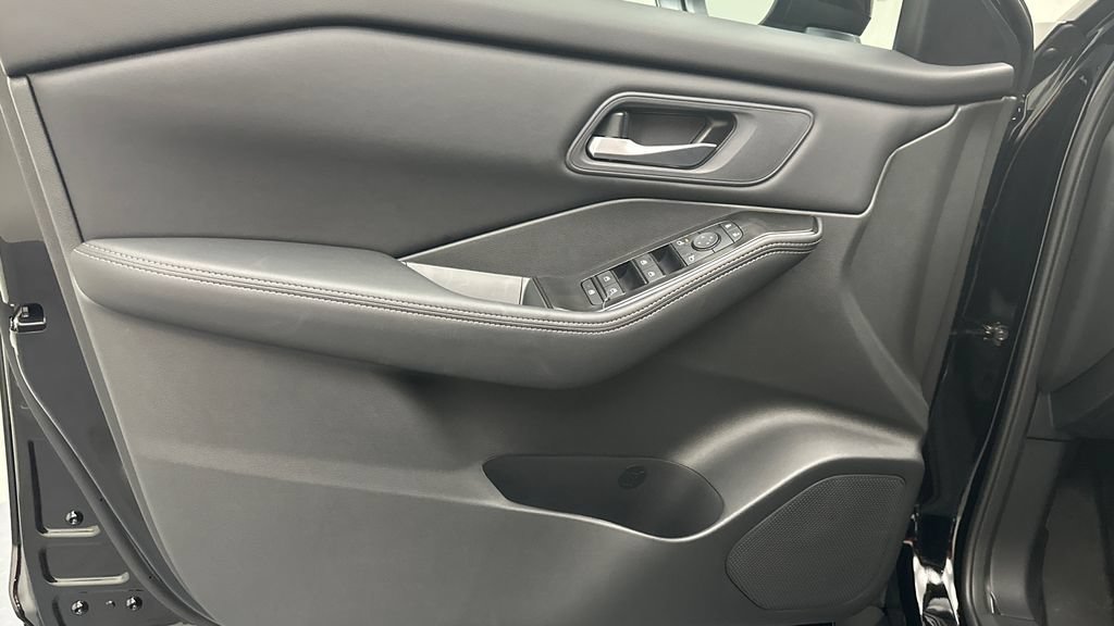 New 2026 Nissan Rogue SV AWD/4WD image 14