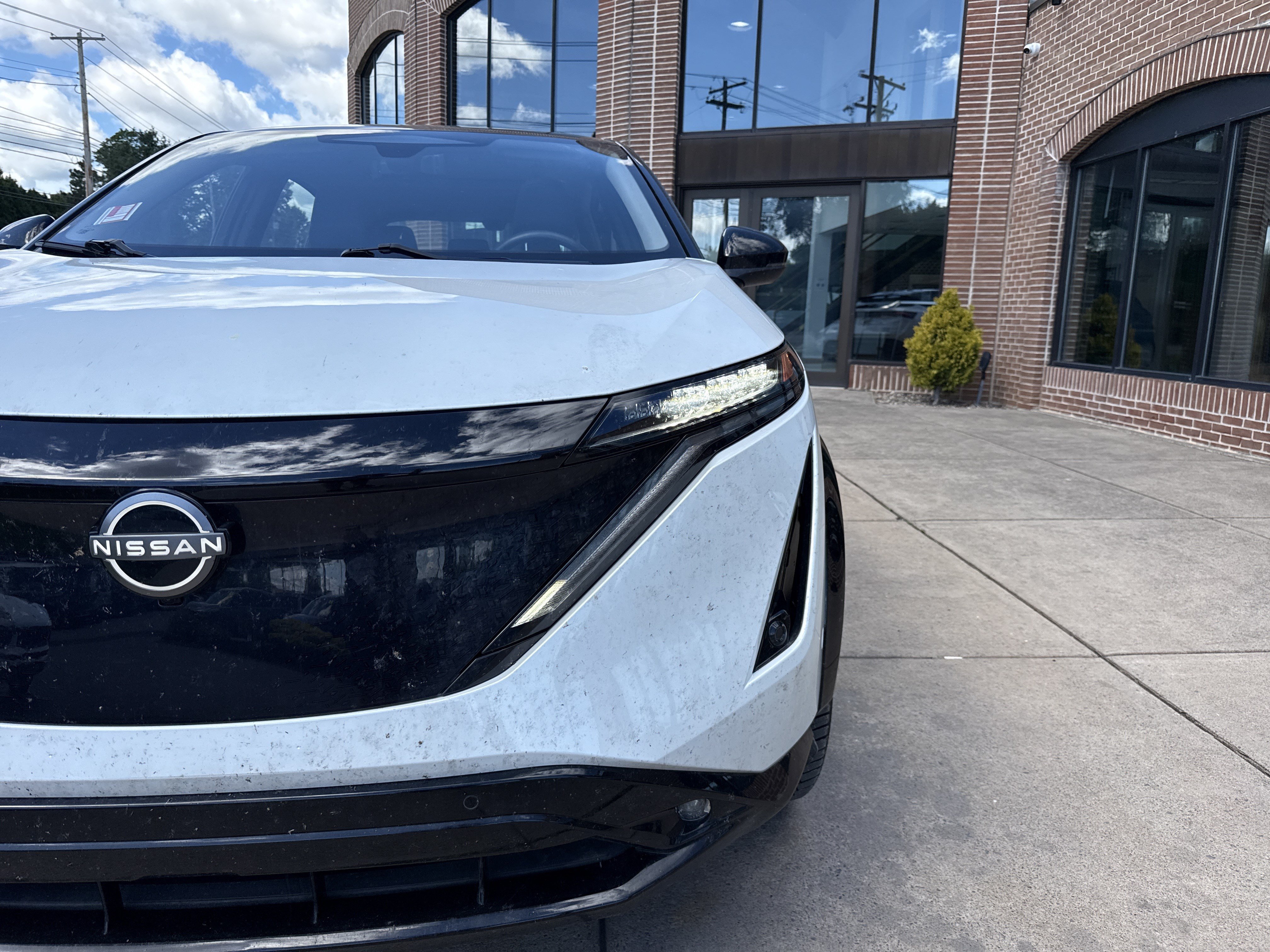 Used 2023 Nissan Ariya AWD/4WD image 9