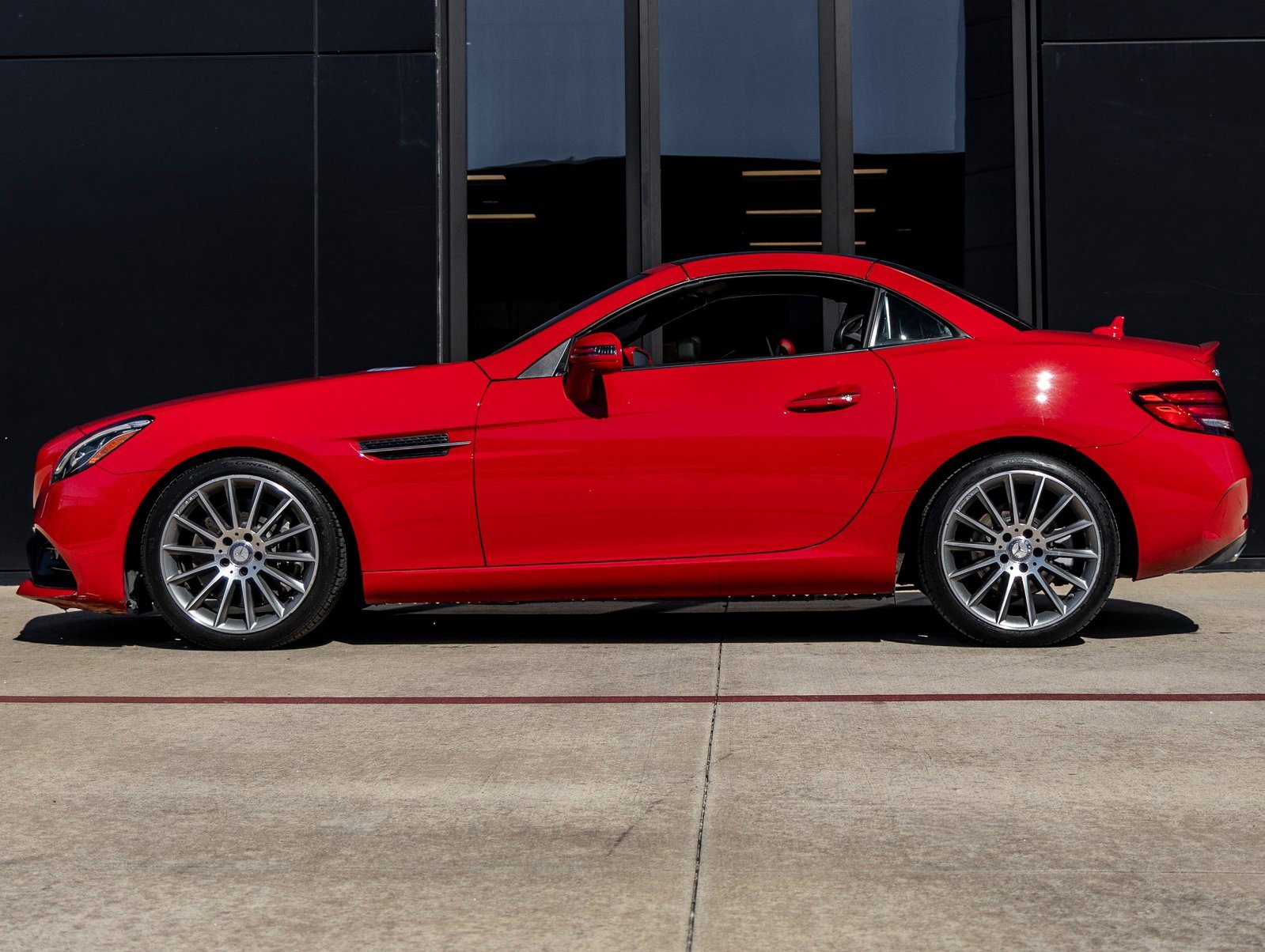 Used 2017 Mercedes-Benz SLC 300 image 9