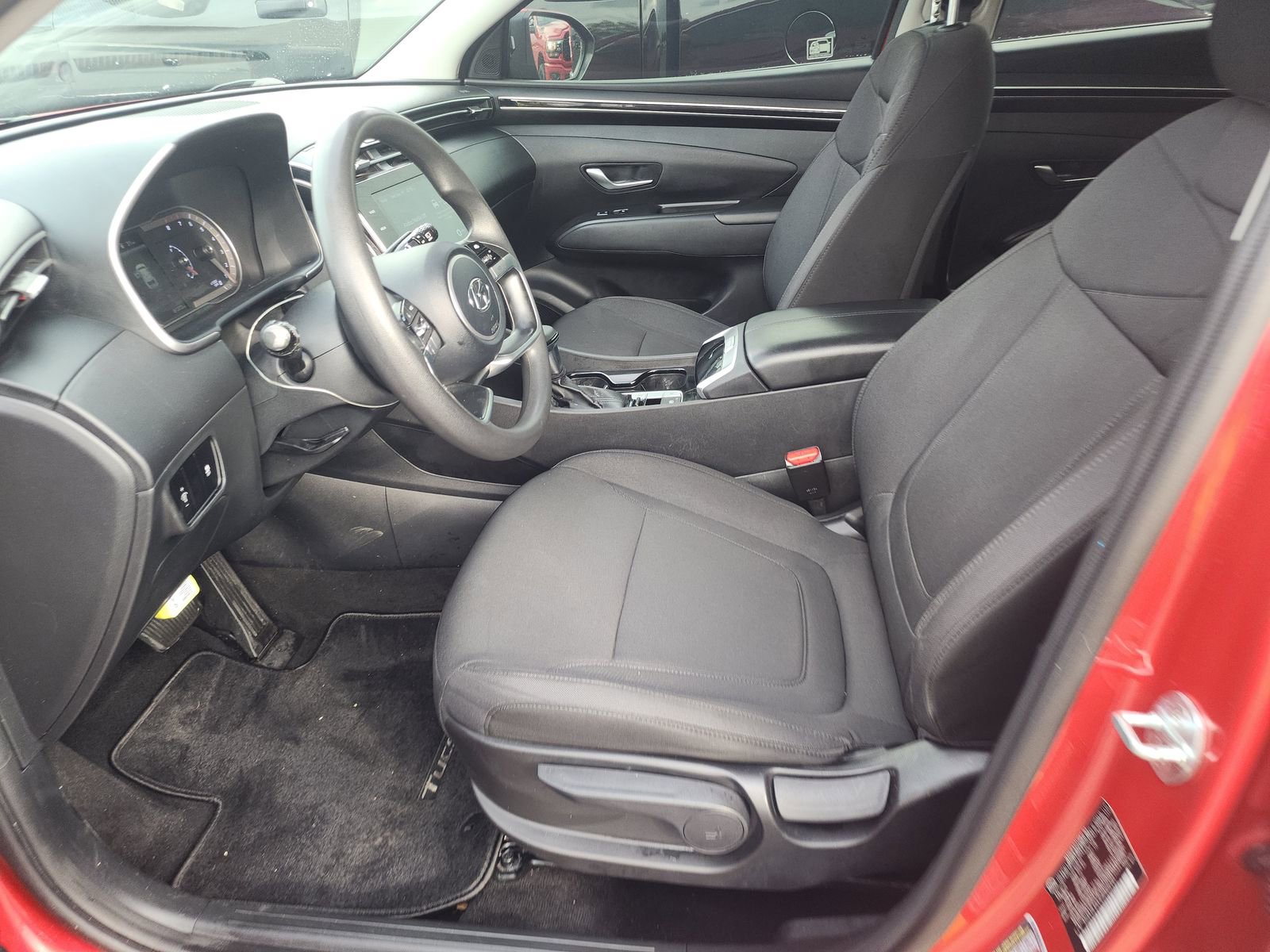 Used 2022 Hyundai Tucson SE image 13