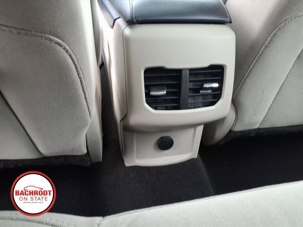 Used 2019 Ford Fusion SE FWD image 27