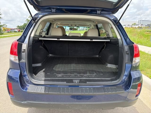 Used 2010 Subaru Outback 2.5i Limited AWD/4WD image 25