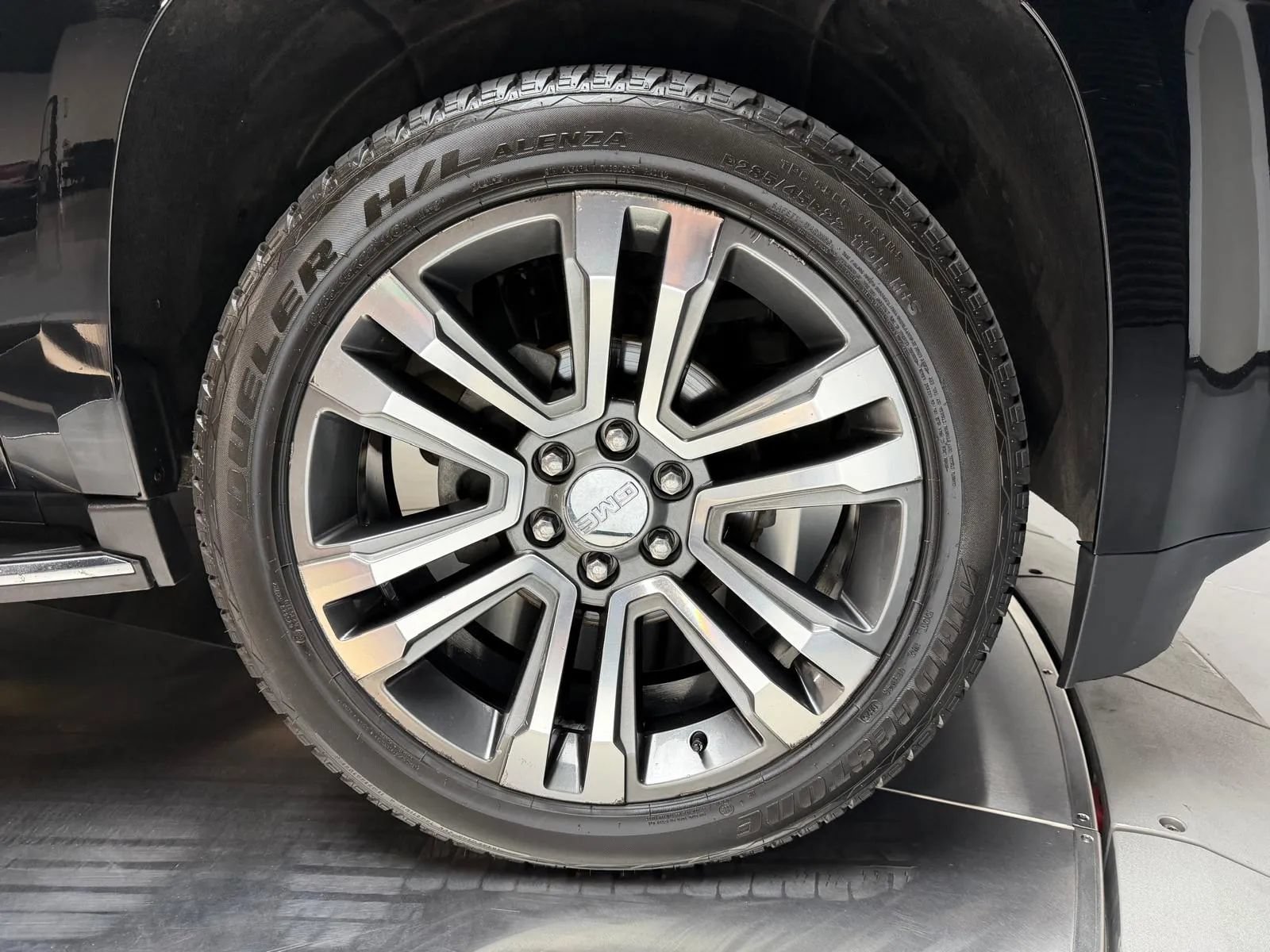 Used 2017 GMC Yukon XL Denali w/ Open Road Package AWD/4WD image 7
