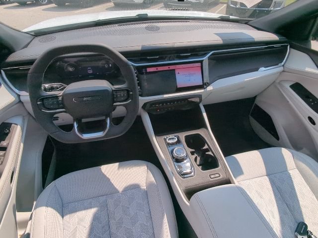Used 2026 Jeep Cherokee Overland w/ Advanced Pro Tech Group AWD/4WD image 17